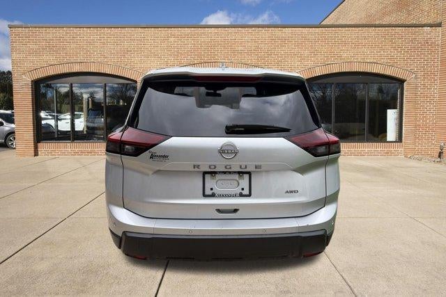 2025 Nissan Rogue AWD SV