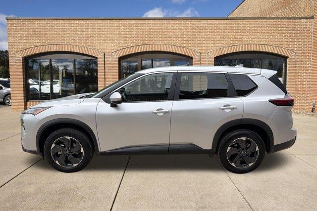 2025 Nissan Rogue AWD SV