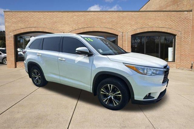 2016 Toyota Highlander AWD 4dr V6 XLE (Natl)