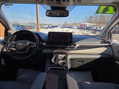 2021 Toyota Sienna XLE AWD 7-Passenger (Natl)