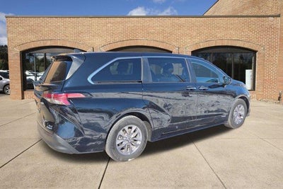 2021 Toyota Sienna XLE AWD 7-Passenger (Natl)