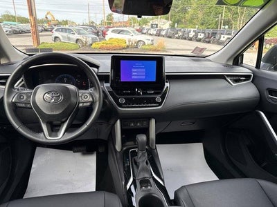 2025 Toyota Corolla Cross XLE 4WD (Natl)