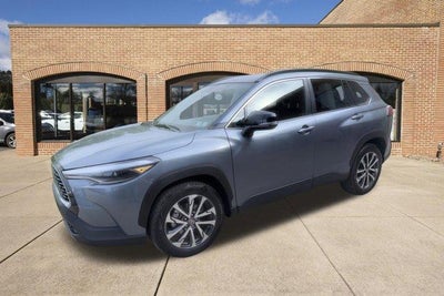 2025 Toyota Corolla Cross XLE 4WD (Natl)