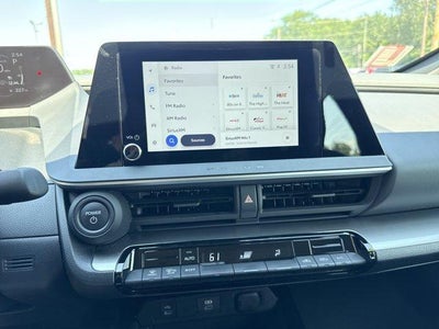 2025 Toyota Prius LE (Natl)