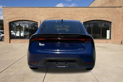 2025 Toyota Prius LE (Natl)