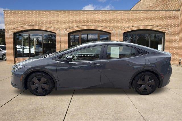 2025 Toyota Prius LE (Natl)