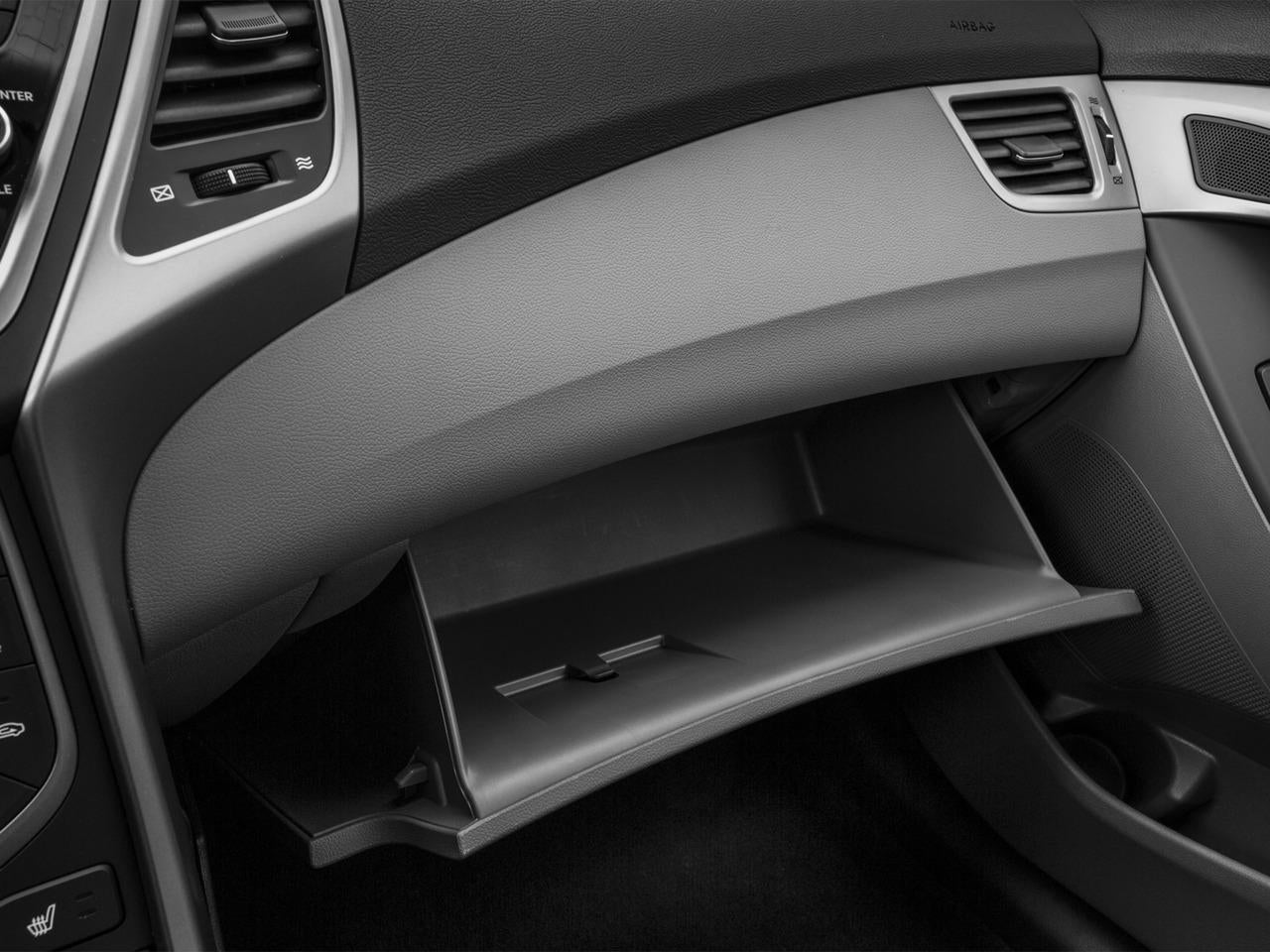 2016 Hyundai ELANTRA 4dr Sdn Auto SE