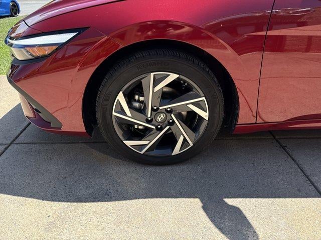 2025 Hyundai ELANTRA SEL Sport IVT
