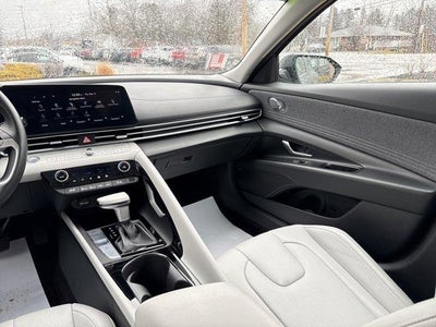 2025 Hyundai ELANTRA Hybrid Limited DCT