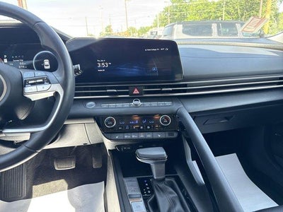 2024 Hyundai ELANTRA Limited IVT