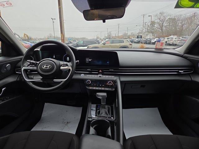 2025 Hyundai ELANTRA SEL Convenience IVT