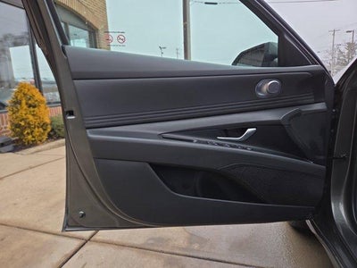 2025 Hyundai ELANTRA SEL Convenience IVT