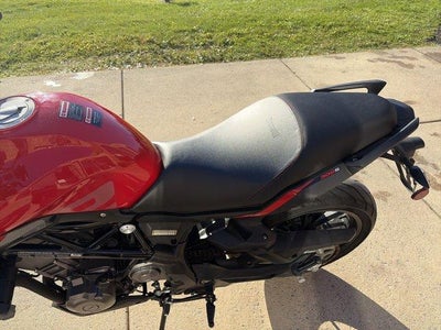 2022 Benelli 302S Base