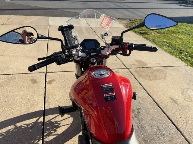 2022 Benelli 302S Base