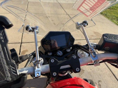 2022 Benelli 302S Base