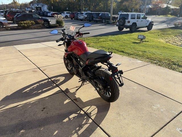 2022 Benelli 302S Base