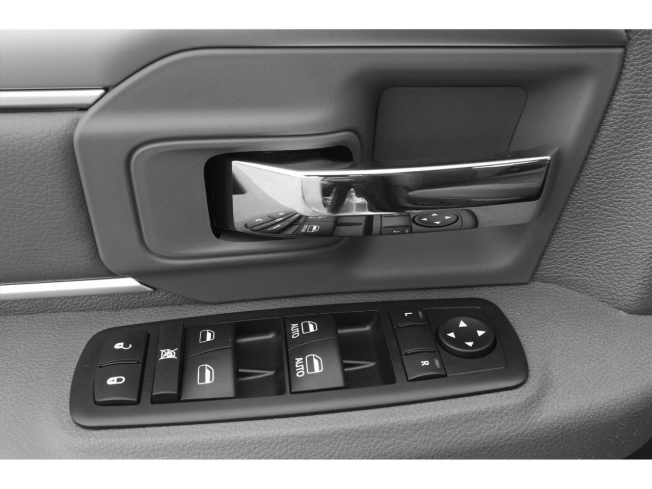 2015 RAM 3500 4WD Crew Cab 8 Ft Box Laramie