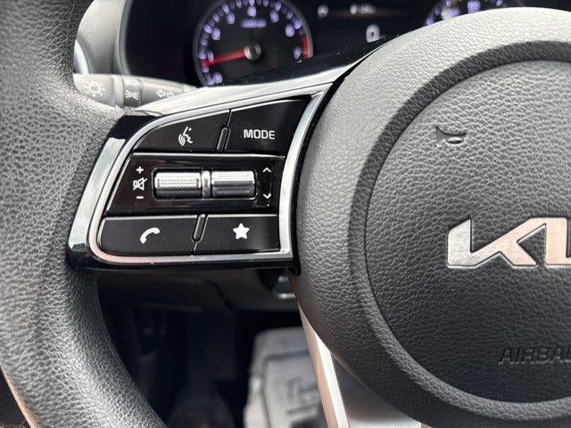 2023 Kia Forte LXS IVT