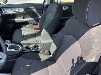2024 Kia Forte LXS IVT