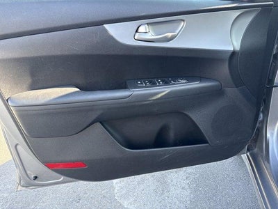 2023 Kia Forte LXS IVT