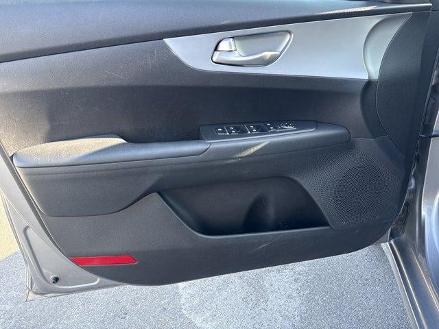 2023 Kia Forte LXS IVT