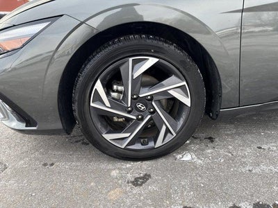 2025 Hyundai ELANTRA SEL Convenience IVT