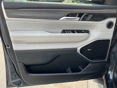 2023 Jeep Wagoneer L Series III 4x4