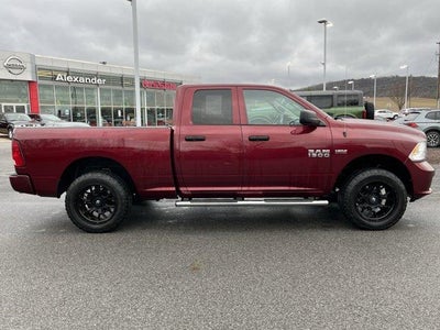 2017 RAM 1500 Express 4x4 Quad Cab 6'4" Box