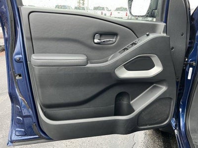 2023 Nissan Frontier Crew Cab 4x4 SV Auto