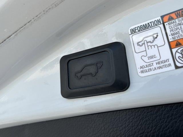 2018 Toyota RAV4 SE AWD (Natl)