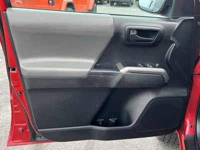 2022 Toyota Tacoma 4WD 4WD SR5 Access Cab 6' Bed V6 AT (SE)