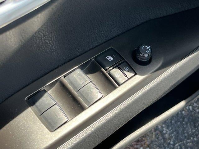 2023 Toyota Camry LE Auto (SE)