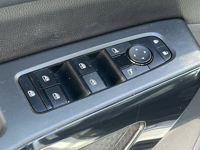 2023 Nissan Pathfinder SV 4WD