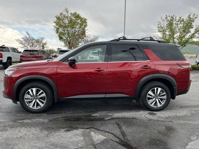 2023 Nissan Pathfinder SL 4WD