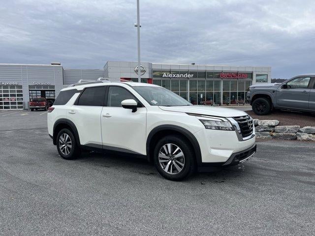 2023 Nissan Pathfinder SL 4WD