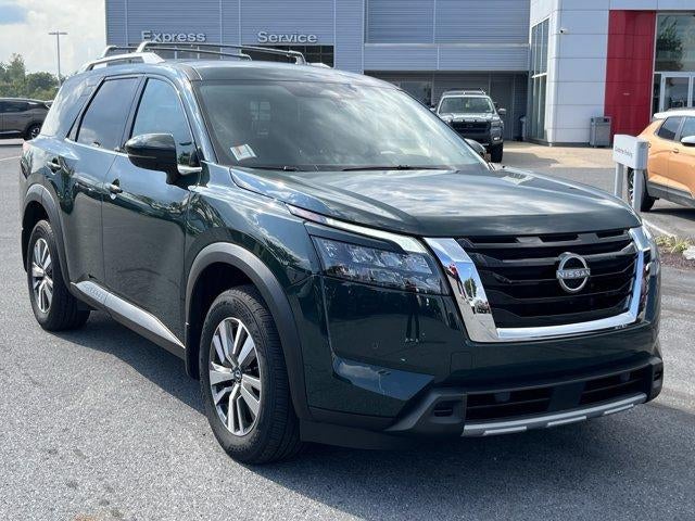 2025 Nissan Pathfinder SL 4WD