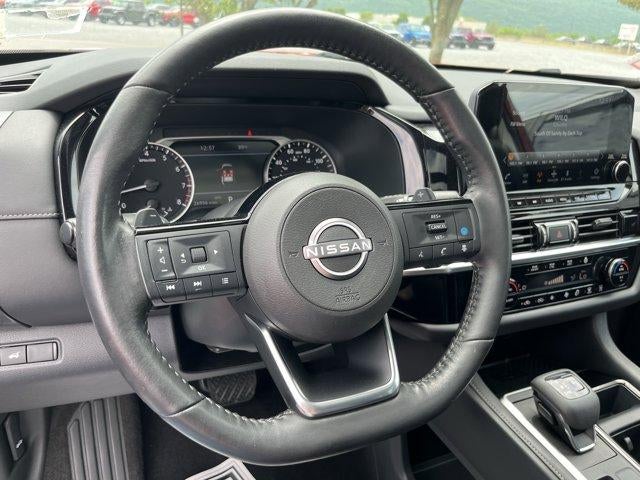 2023 Nissan Pathfinder SL 4WD