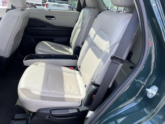 2023 Nissan Pathfinder SL 4WD