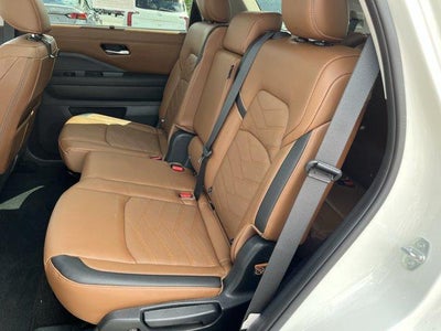 2024 Nissan Pathfinder Platinum 4WD