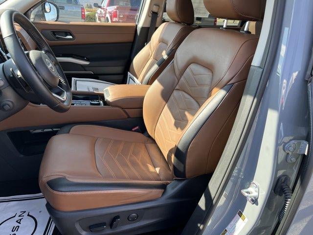2023 Nissan Pathfinder Platinum 4WD