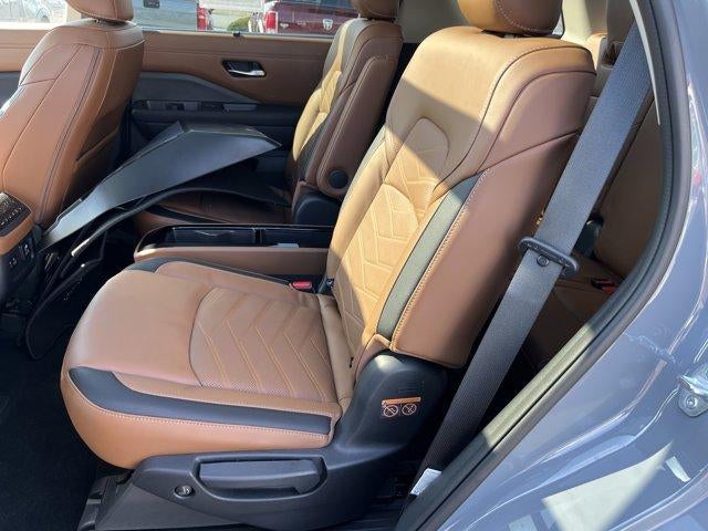 2023 Nissan Pathfinder Platinum 4WD