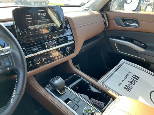 2023 Nissan Pathfinder Platinum 4WD