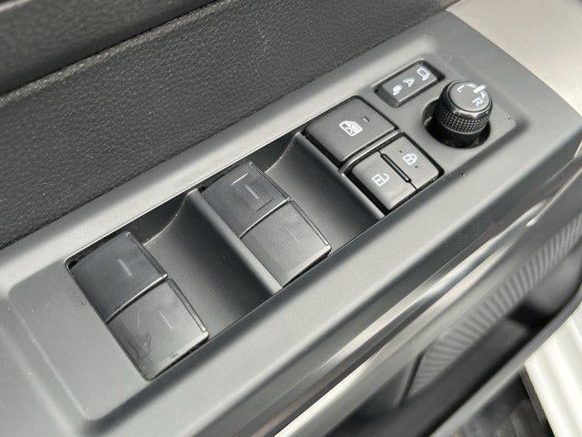 2023 Toyota Tundra 4WD 4WD SR5 CrewMax 5.5' Bed (SE)