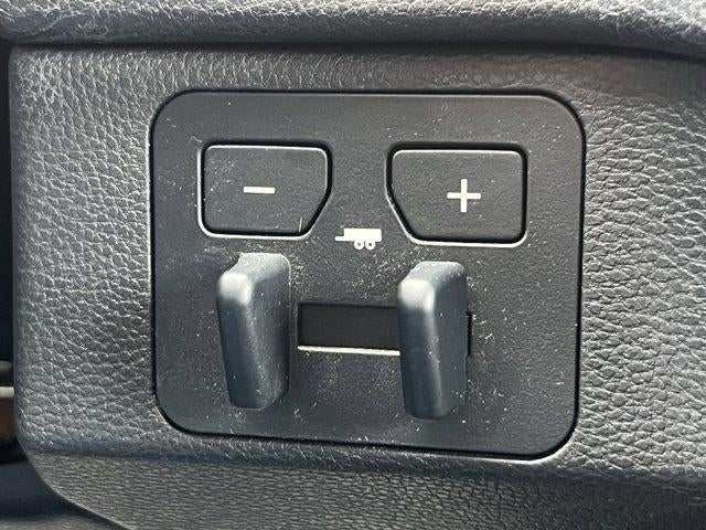 2023 Toyota Tundra 4WD 4WD SR5 CrewMax 5.5' Bed (SE)