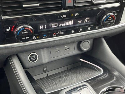 2022 Nissan Rogue AWD Platinum