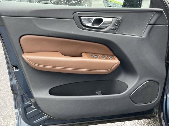 2023 Volvo XC60 Recharge Plug-In Hybrid T8 eAWD PHEV Plus Dark Theme