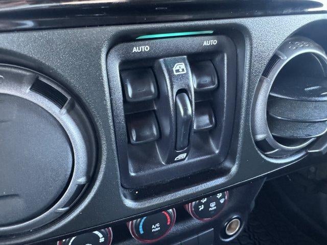 2015 Jeep Wrangler Unlimited 4WD 4dr Willys Wheeler