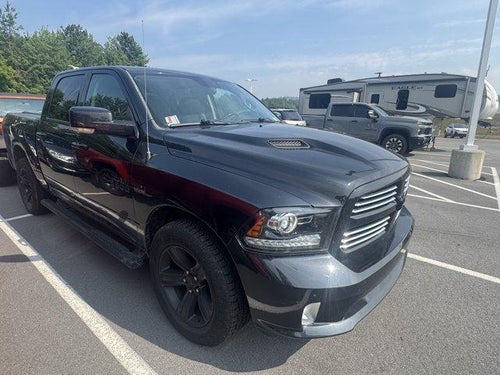 2016 RAM 1500 4WD Crew Cab 5.7 Ft Box Sport