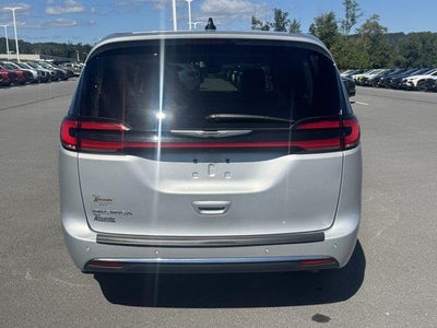 2024 Chrysler Pacifica Touring L FWD