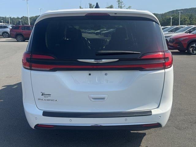 2024 Chrysler Pacifica Touring L FWD